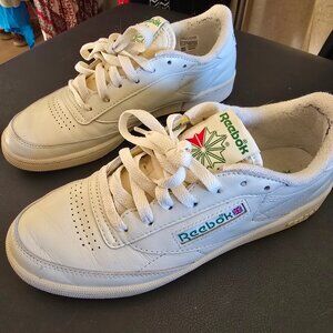 Ladies vintage Reebok tennis shoes